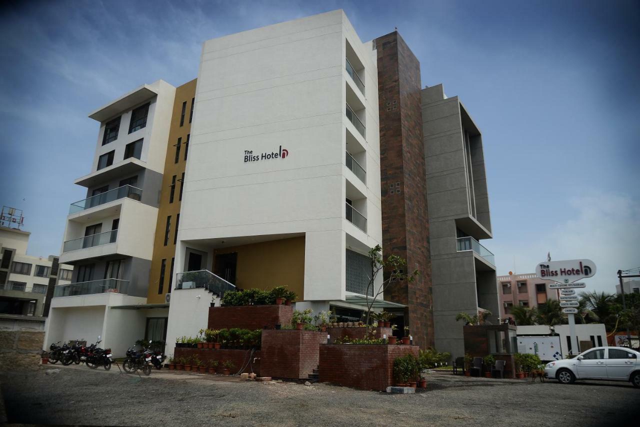 The Bliss Hotel Somnath Exterior photo